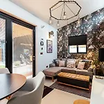 Scarlett Heart Studios In Golders Green