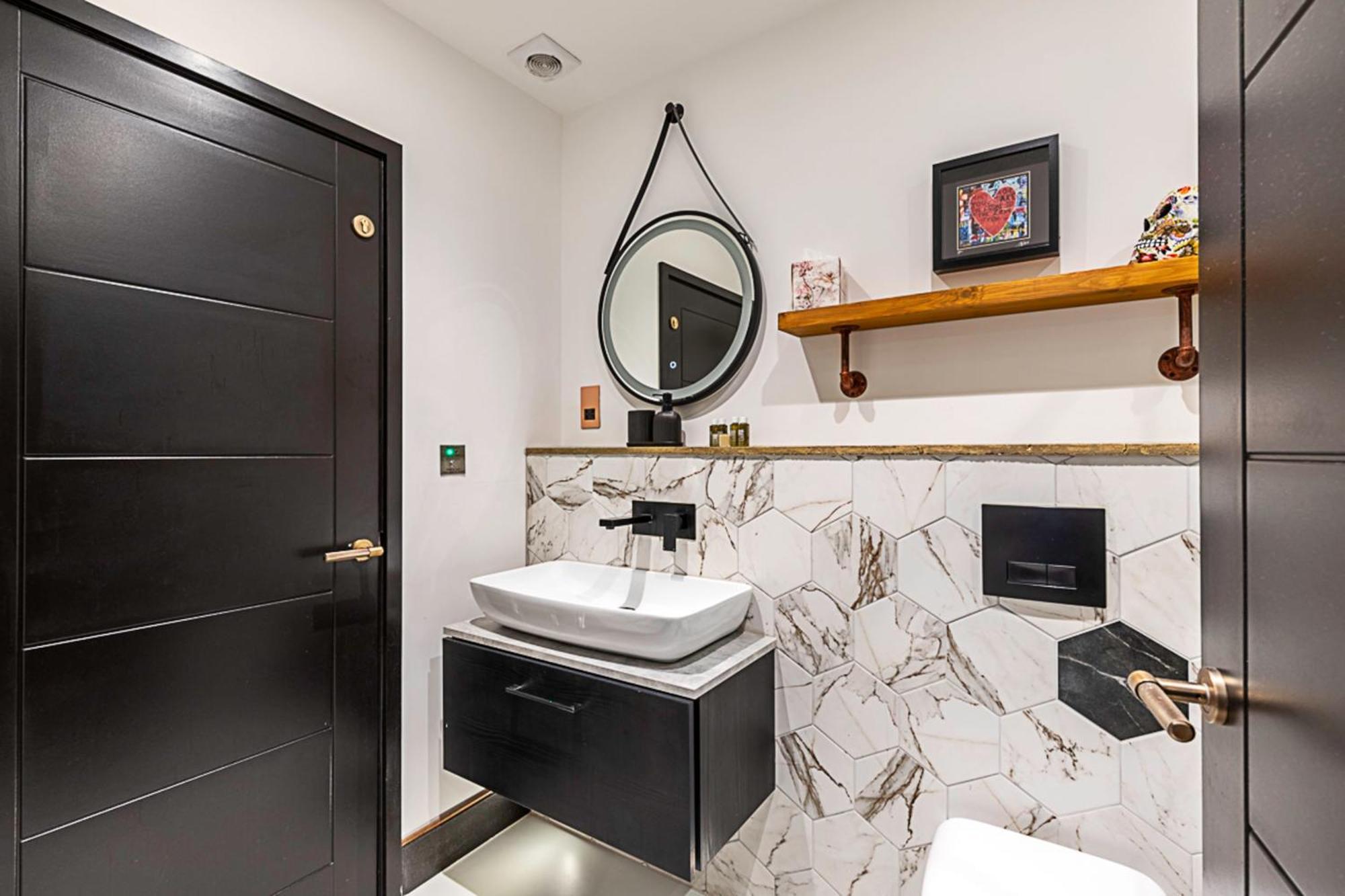 Scarlett Heart In Golders Green * London